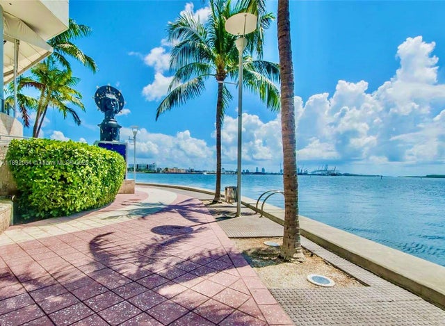 3 of 24 - 325 S Biscayne Blvd 3917, Miami, FL