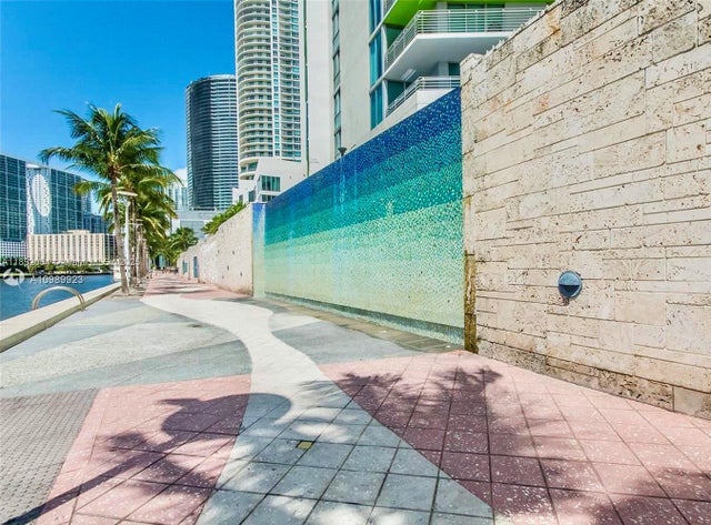4 of 24 - 325 S Biscayne Blvd 3917, Miami, FL