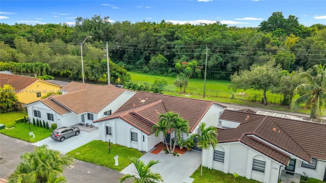 3 of 32 - 11196 Sw 75th Ter, Miami, FL