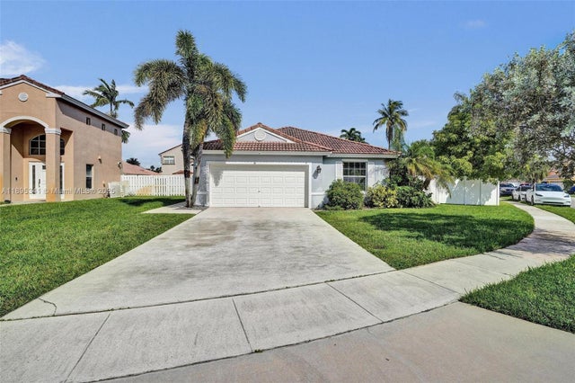 1 of 33 - 18951 Nw 10th Ter, Pembroke Pines, FL