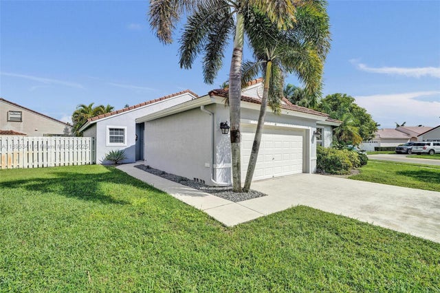 3 of 33 - 18951 Nw 10th Ter, Pembroke Pines, FL
