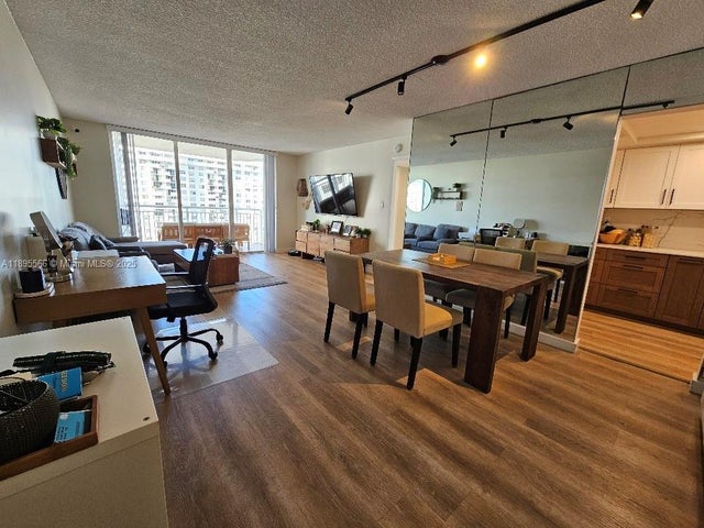 5 of 33 - 18061 Biscayne Blvd 1602, Aventura, FL