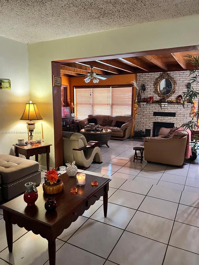 4 of 18 - 11000 Sw 43rd Ln, Miami, FL