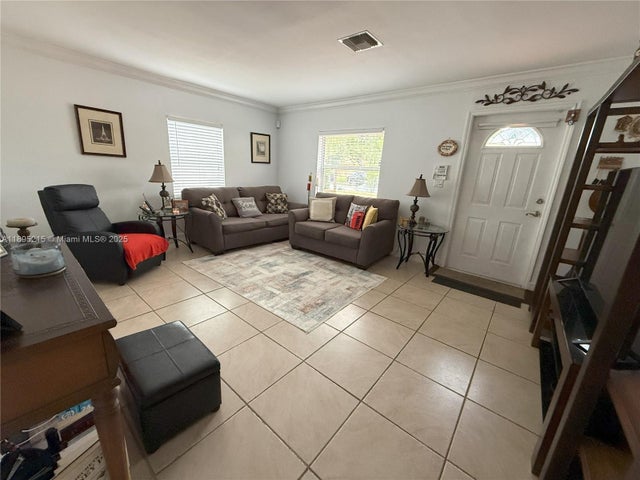 4 of 19 - 2808 Rodman St, Hollywood, FL