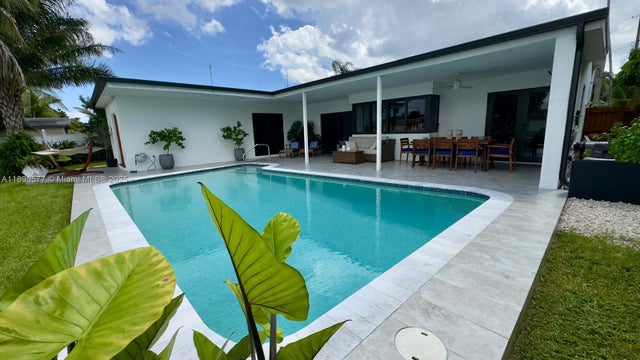 1 of 38 - 6705 Ficus Dr, Miramar, FL