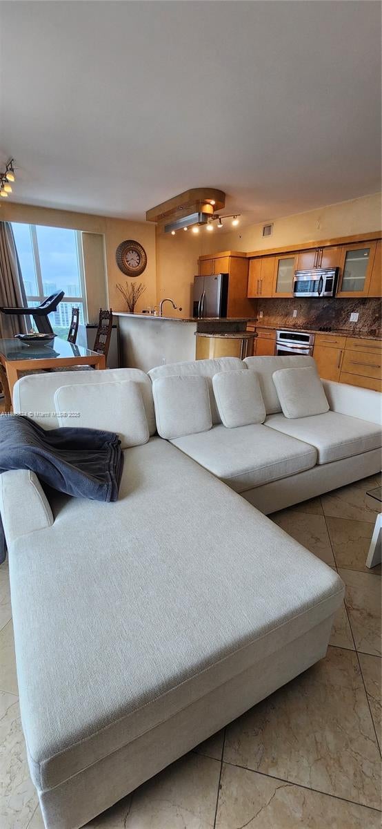 3 of 26 - 17555 Sw Atlantic Blvd Ph2, Sunny Isles Beach, FL