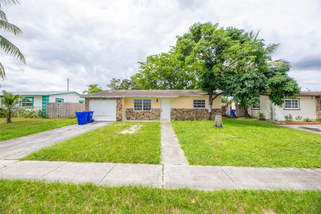 1 of 15 - 2900 N 73rd Ave, Hollywood, FL