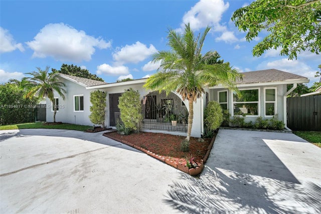 1 of 100 - 11110 Sw 167th St, Miami, FL