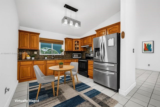 4 of 100 - 11110 Sw 167th St, Miami, FL