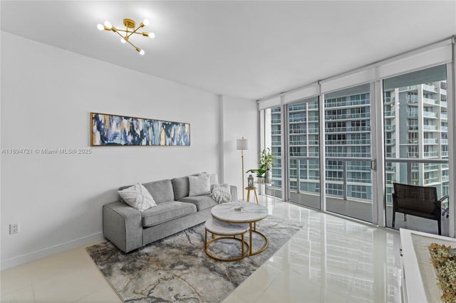 4 of 8 - 495 Brickell Ave 3208, Miami, FL