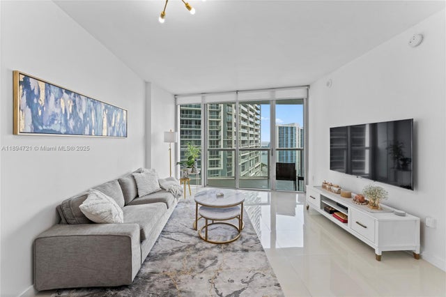 5 of 8 - 495 Brickell Ave 3208, Miami, FL