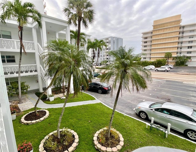 4 of 37 - 419 Golden Isles Dr 106, Hallandale Beach, FL