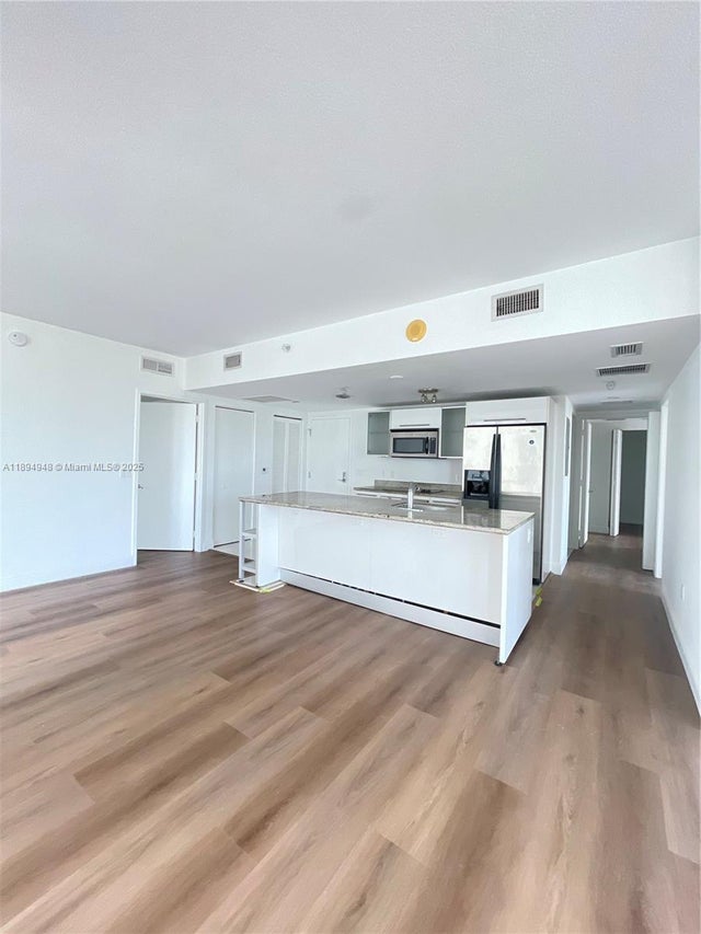 5 of 26 - 185 Sw 7th St 2411, Miami, FL