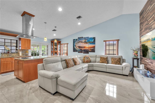 3 of 35 - 9110 S Lake Miramar Cir, Miramar, FL