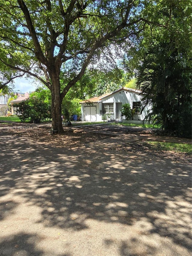 2 of 6 - 103 Romano Ave, Coral Gables, FL