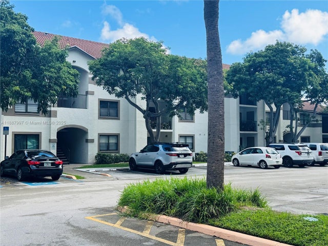 1 of 12 - 650 S Park Rd 26-5, Hollywood, FL