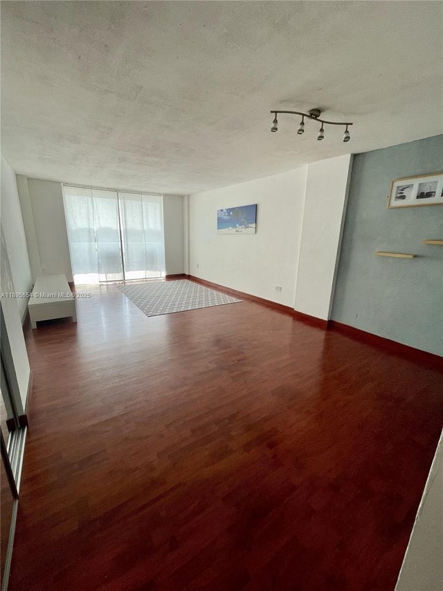 5 of 18 - 13155 Ixora Ct 603, North Miami, FL