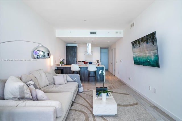 3 of 14 - 480 Ne 31st St 1603, Miami, FL