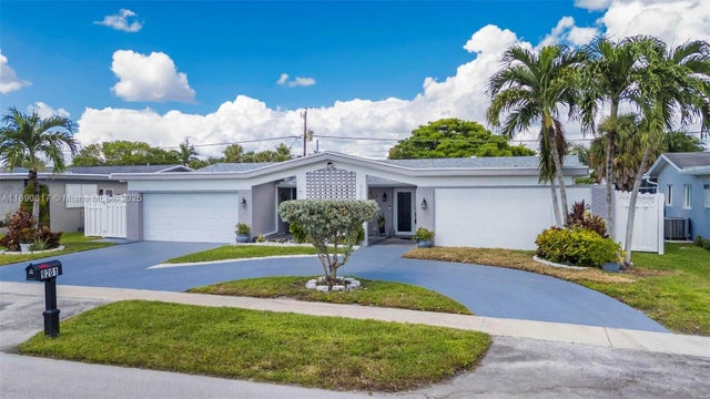 1 of 25 - 9201 Nw 21st Mnr, Sunrise, FL