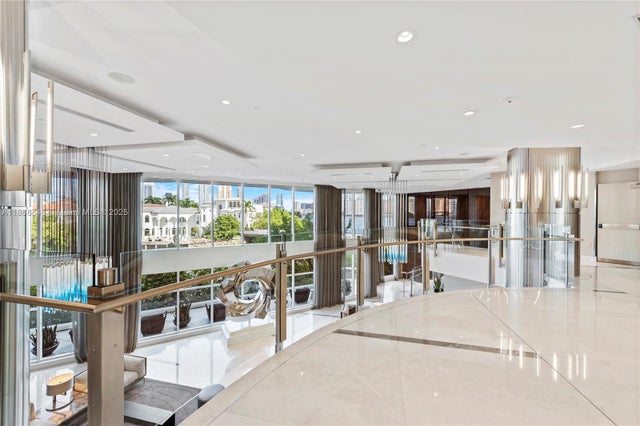 3 of 13 - 6000 Island Blvd 203, Aventura, FL