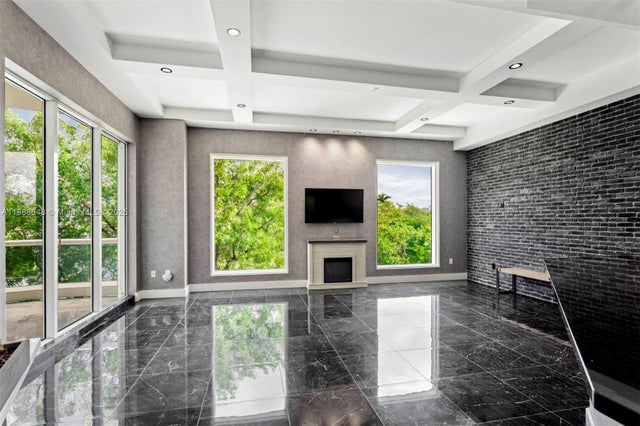 5 of 46 - 6000 Island Blvd 203, Aventura, FL