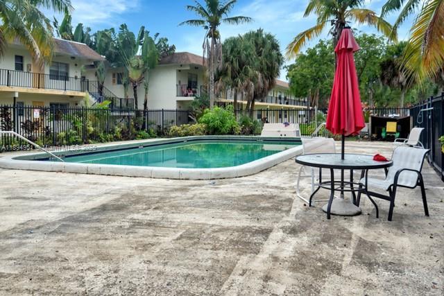 2 of 2 - 4160 Nw 21st St 214-f, Lauderhill, FL