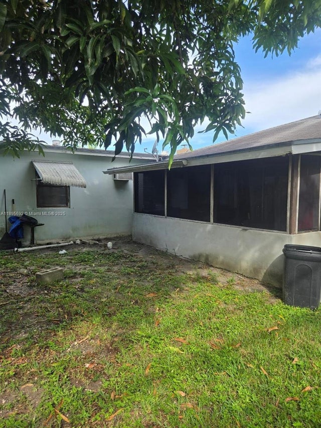 3 of 4 - 2016 Eagle Dr, Palm Beach, FL