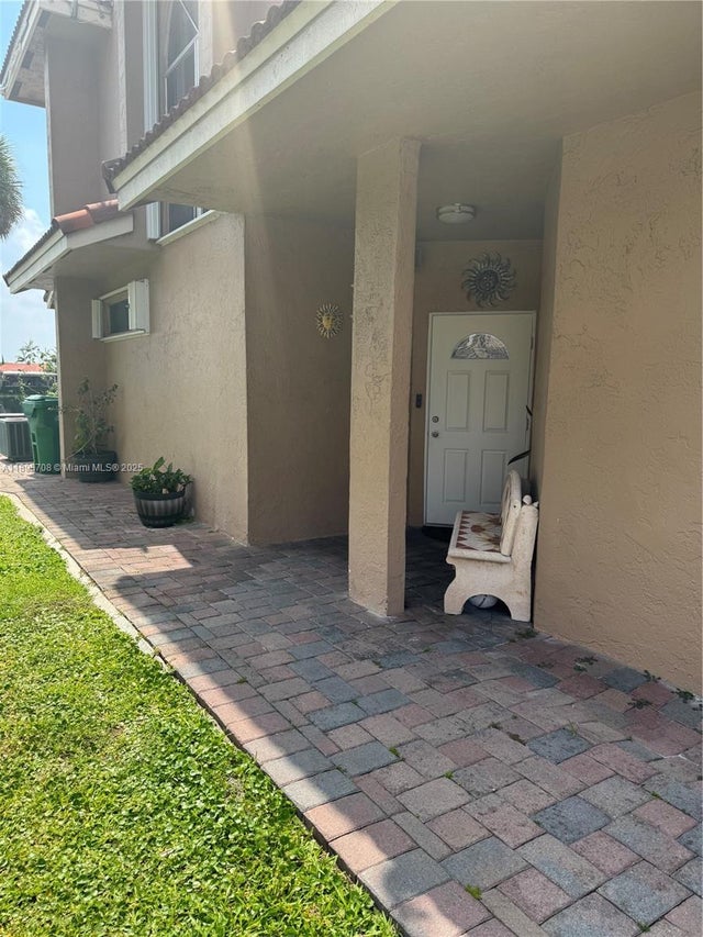 2 of 13 - 8270 Nw 191st Ln 13l, Hialeah, FL