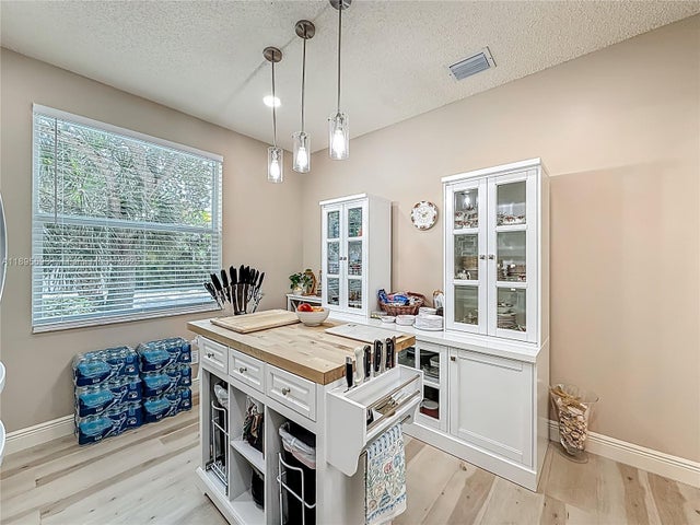 5 of 40 - 15329 Sw 51st St, Davie, FL
