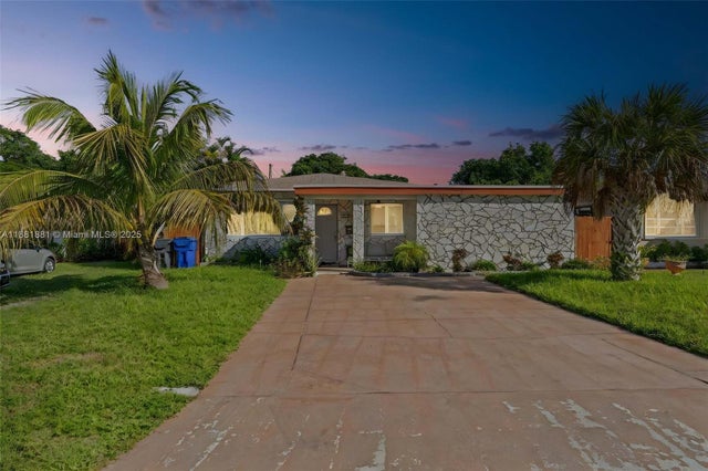 2 of 34 - 2831 Monroe St, Hollywood, FL