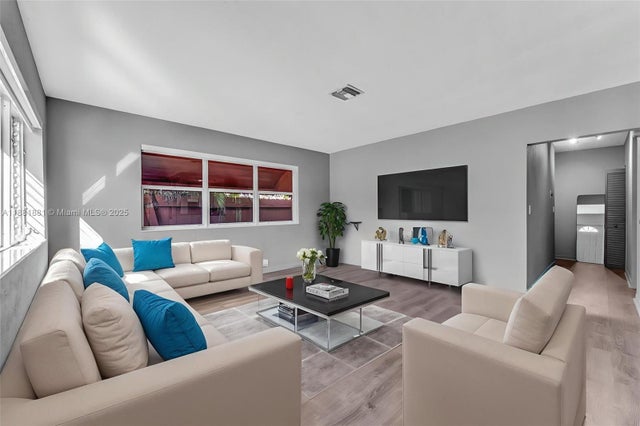 4 of 34 - 2831 Monroe St, Hollywood, FL