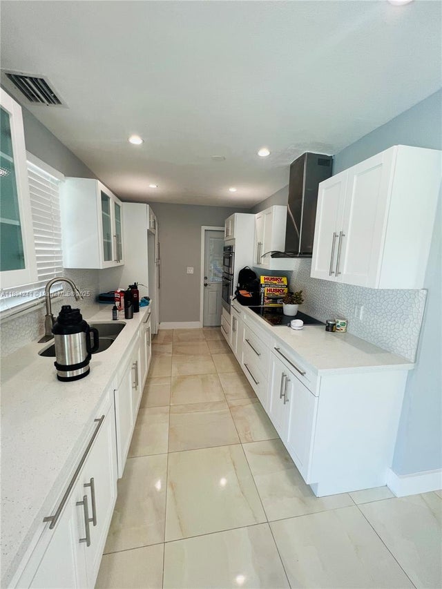 2 of 37 - 8700 Sw 42nd Ter, Miami, FL