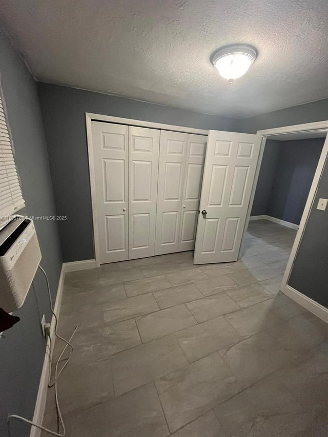 4 of 11 - 1279 Nw 9th Ave, Florida City, FL