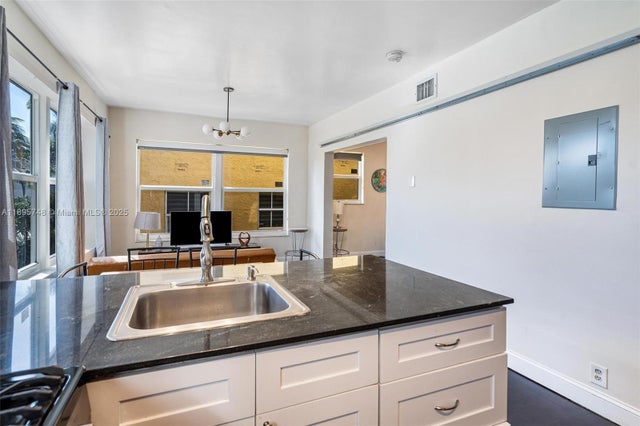 5 of 26 - 1320 Drexel Ave 200, Miami Beach, FL