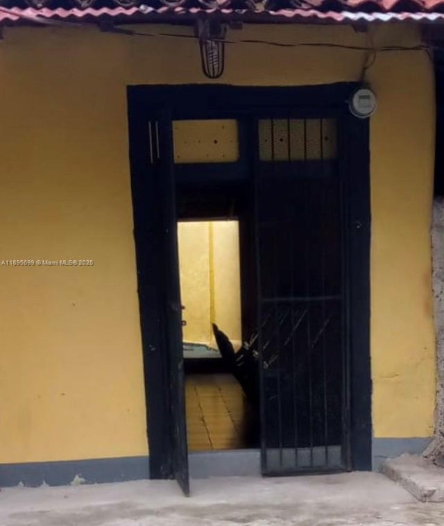 1 of 4 - De La Iglesia Xalteva 2 C Al Sur 1/2 Al Lago, , CO