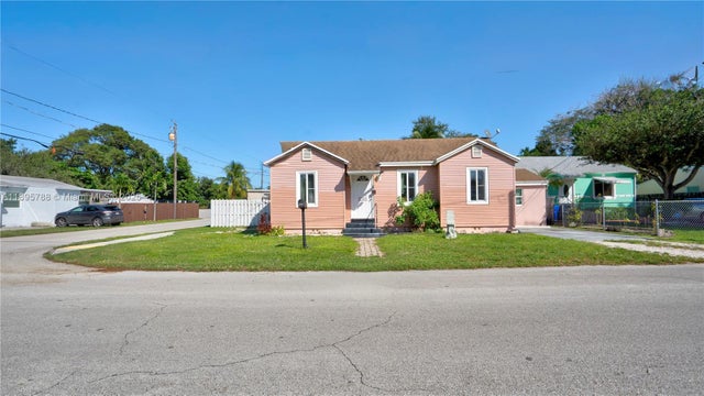 1 of 21 - 1023 N 25th Ave, Hollywood, FL