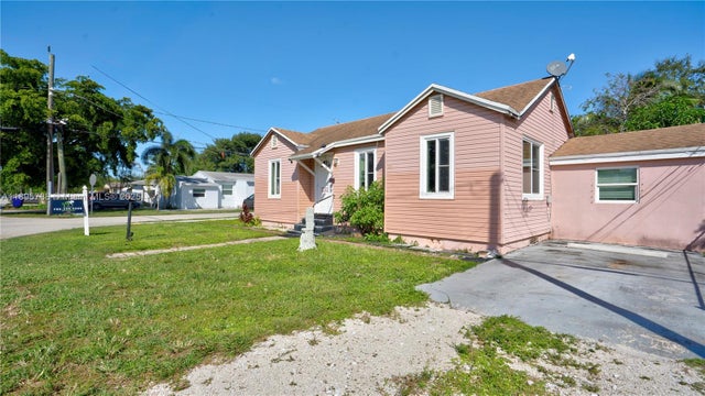 2 of 21 - 1023 N 25th Ave, Hollywood, FL