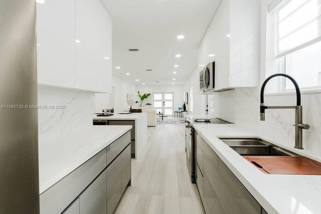 5 of 64 - 2101 Sw 16th Ter, Miami, FL