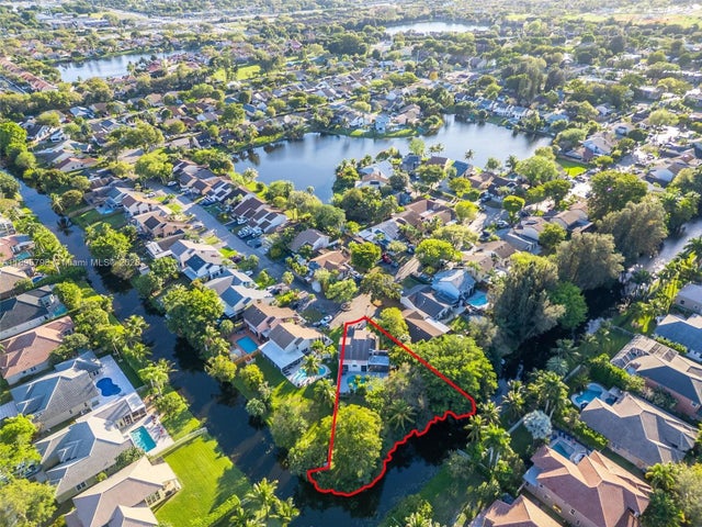 3 of 22 - 8211 Sw 39th Ct, Davie, FL