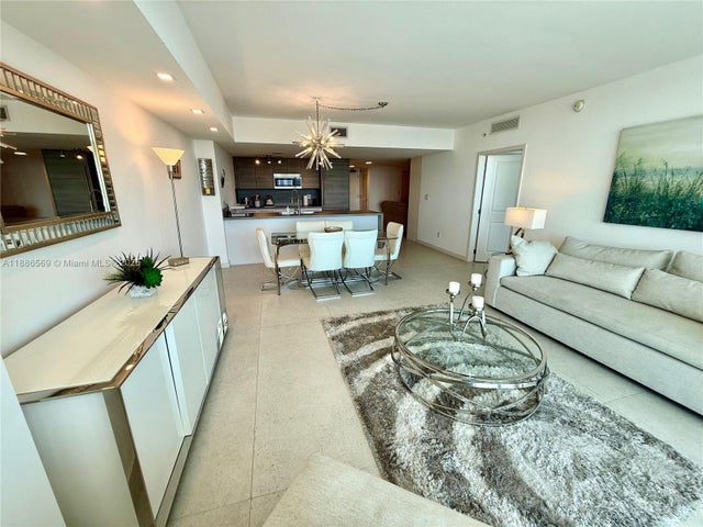 5 of 27 - 400 Sunny Isles Blvd 916, Sunny Isles Beach, FL
