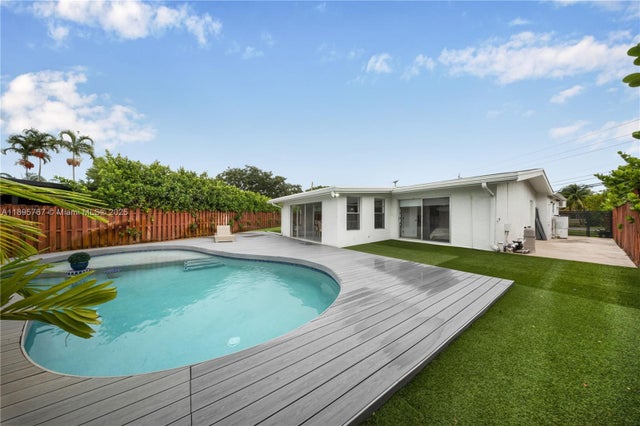 3 of 25 - 2406 Marathon Ln, Fort Lauderdale, FL