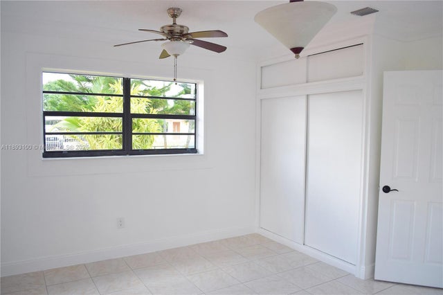 5 of 12 - 18600 Nw 42nd Pl, Miami Gardens, FL