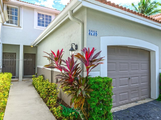 5 of 40 - 3738 San Simeon Cir, Weston, FL