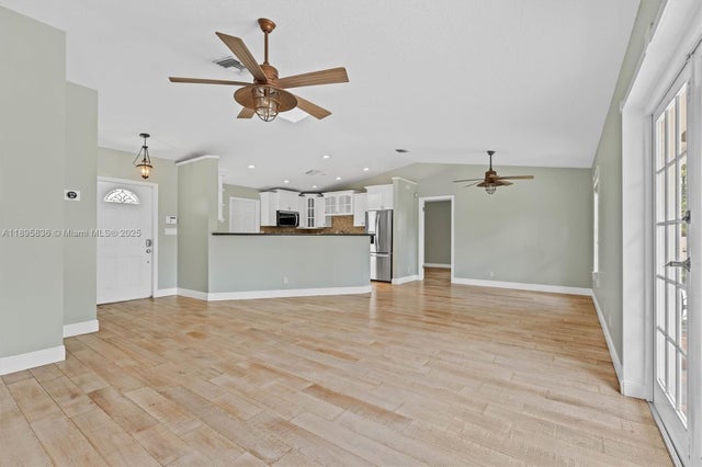 3 of 28 - 112 Prado St, Royal Palm Beach, FL