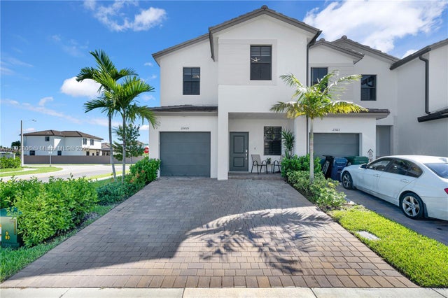 2 of 44 - 23005 Sw 128th Pl, Miami, FL