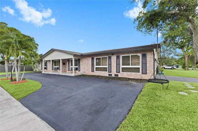 4 of 50 - 6150 Sw 7th St, Plantation, FL