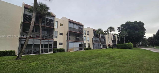 8050 W Mcnab Rd 212, Tamarac