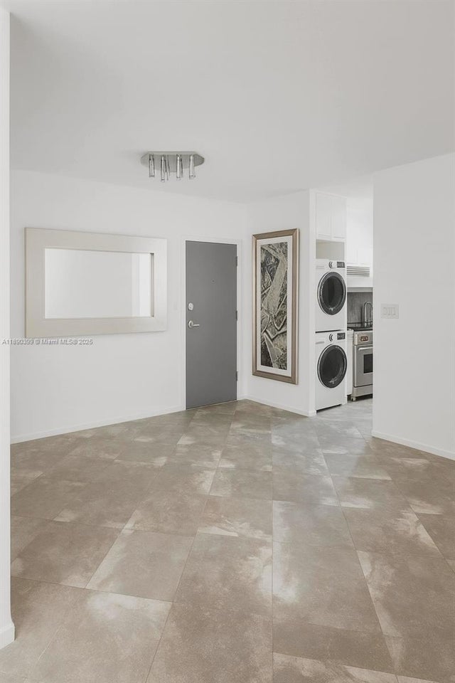 2 of 15 - 1300 Lincoln Rd A301, Miami Beach, FL
