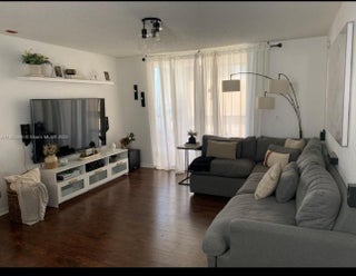 Photo of Listing #A11895968