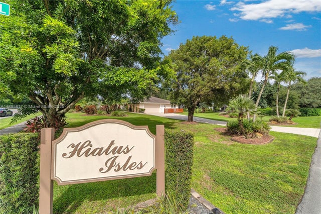 1 of 57 - 4020 Sw 112th Ave, Davie, FL